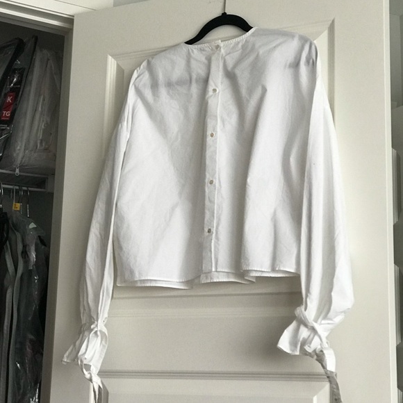 Elodie blouse from Aritzia. BNWT - Picture 1 of 4